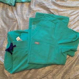 Figs surgical green scrub set medium